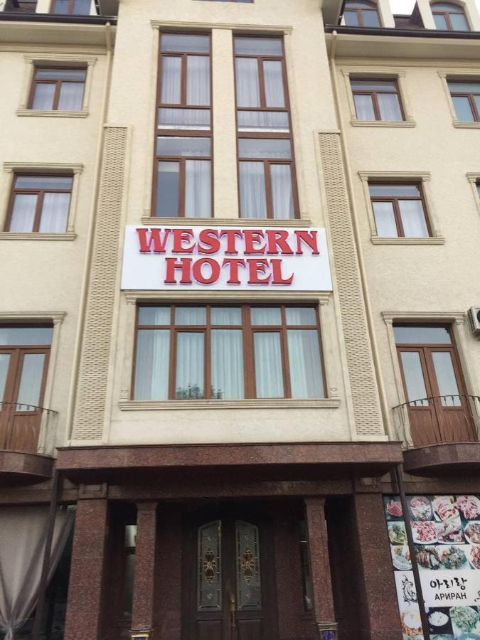 Western Suites Hotel Tashkent Esterno foto