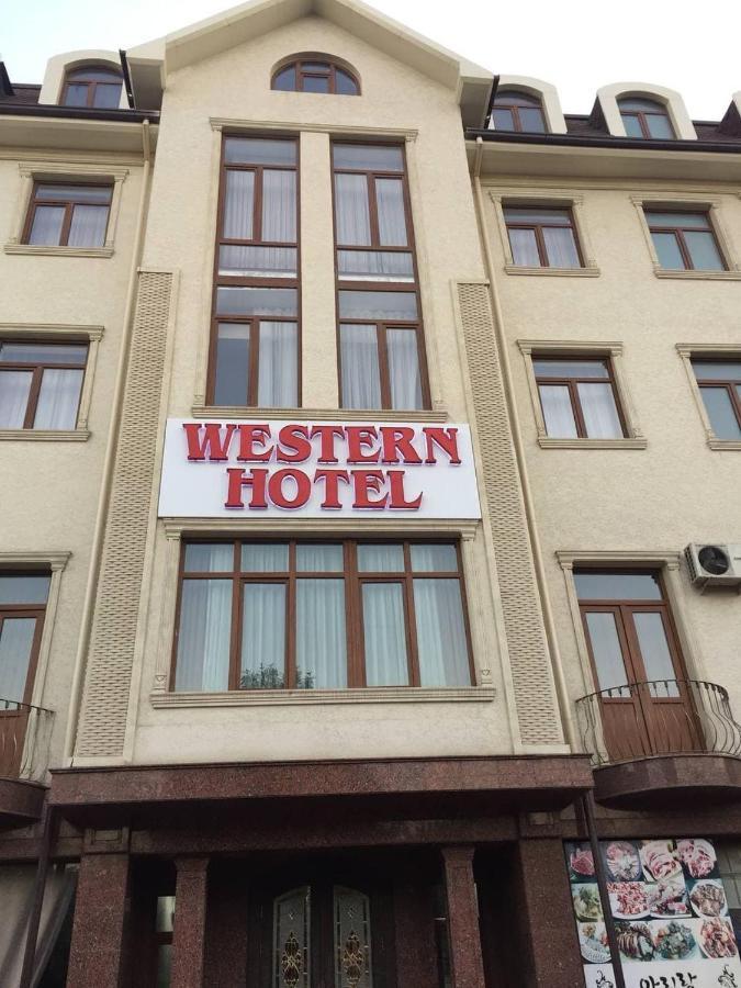 Western Suites Hotel Tashkent Esterno foto