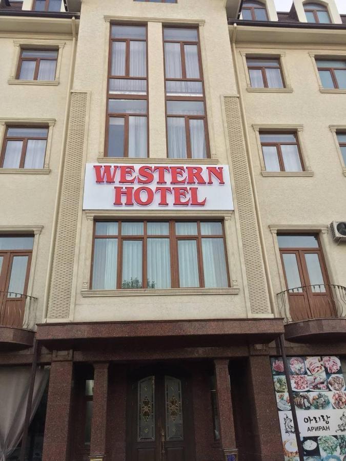 Western Suites Hotel Tashkent Esterno foto