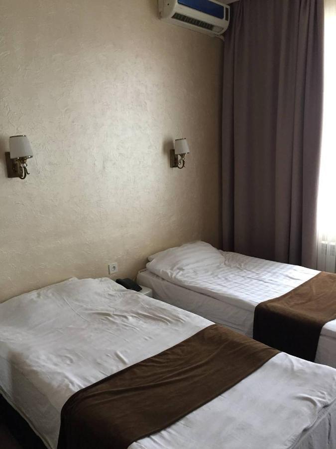 Western Suites Hotel Tashkent Esterno foto