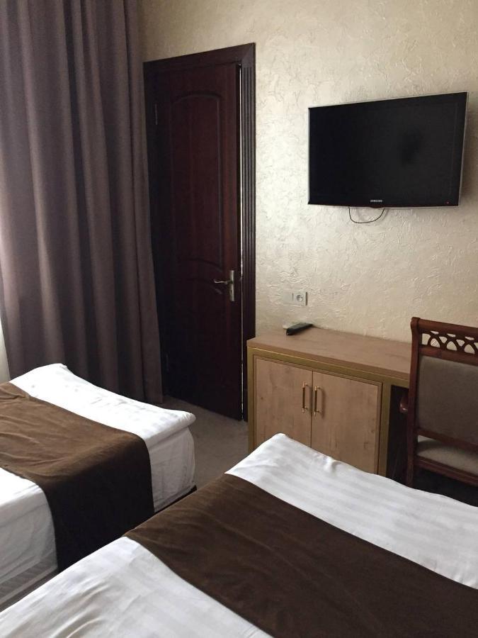Western Suites Hotel Tashkent Esterno foto