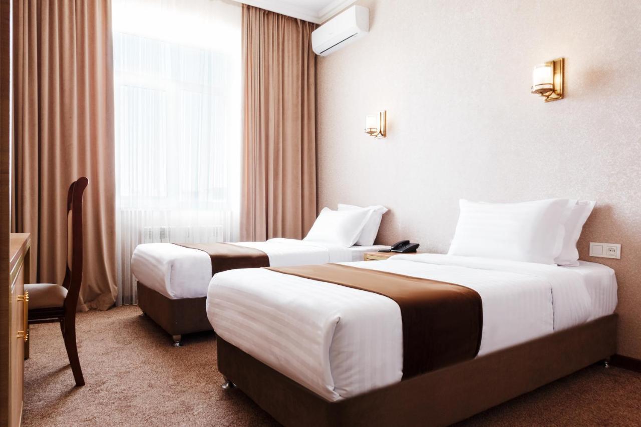 Western Suites Hotel Tashkent Esterno foto