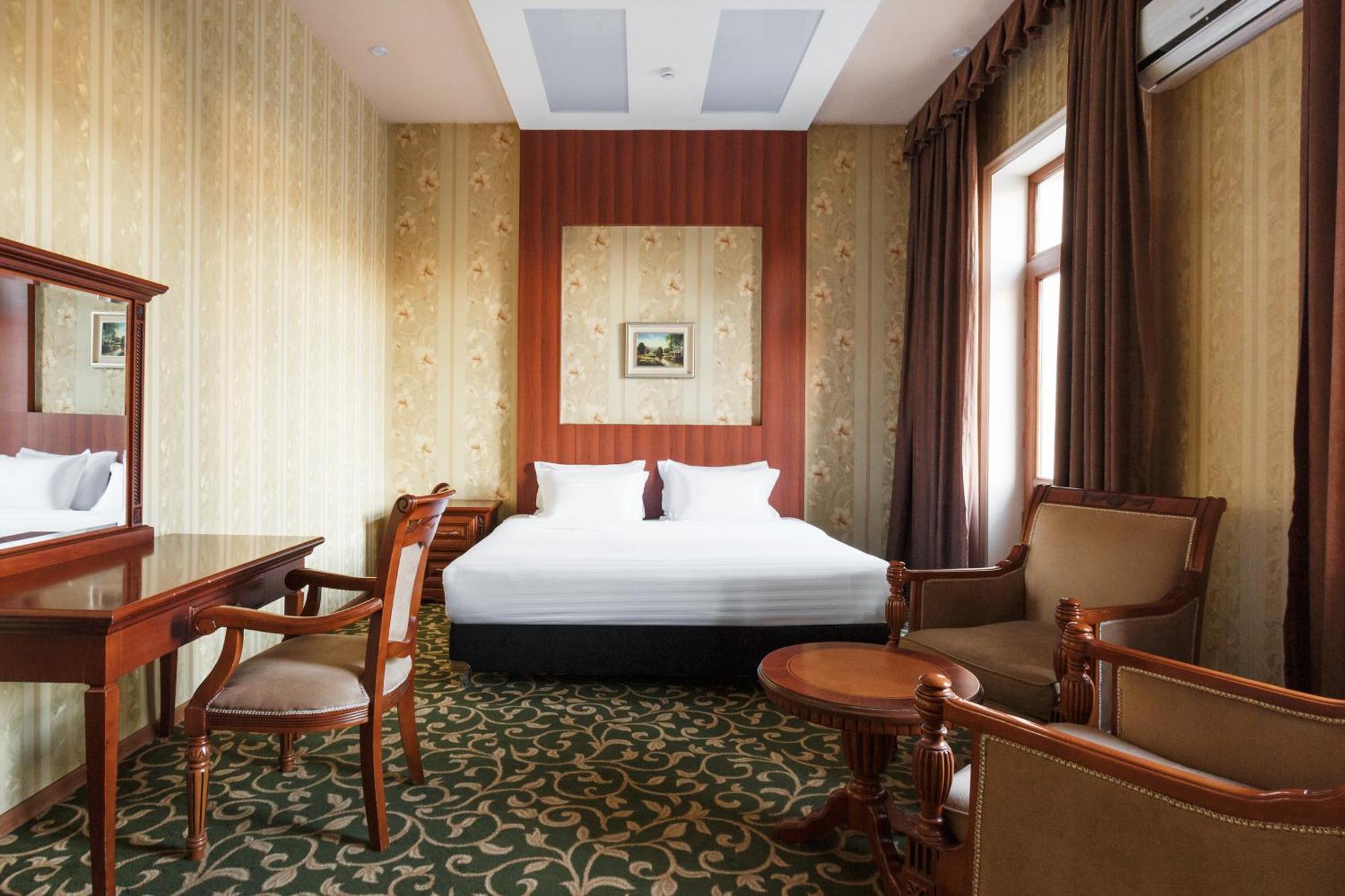 Western Suites Hotel Tashkent Esterno foto