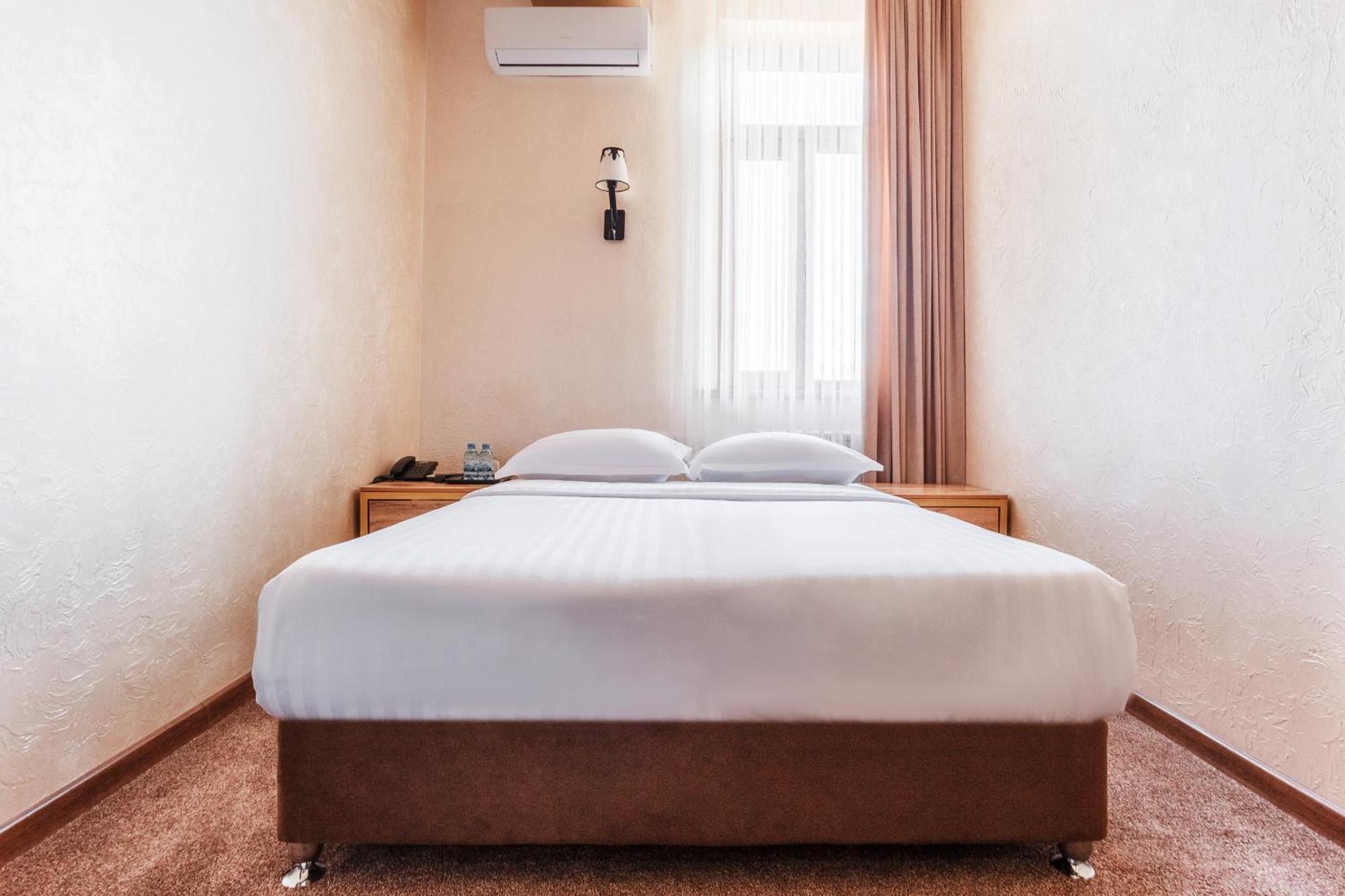 Western Suites Hotel Tashkent Esterno foto