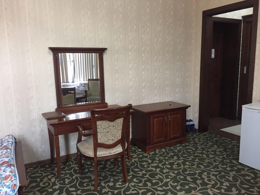 Western Suites Hotel Tashkent Esterno foto