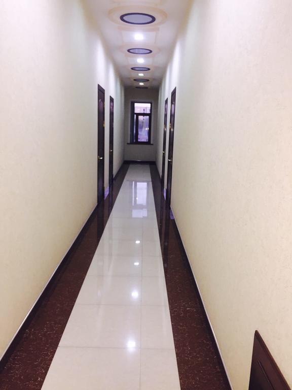 Western Suites Hotel Tashkent Esterno foto