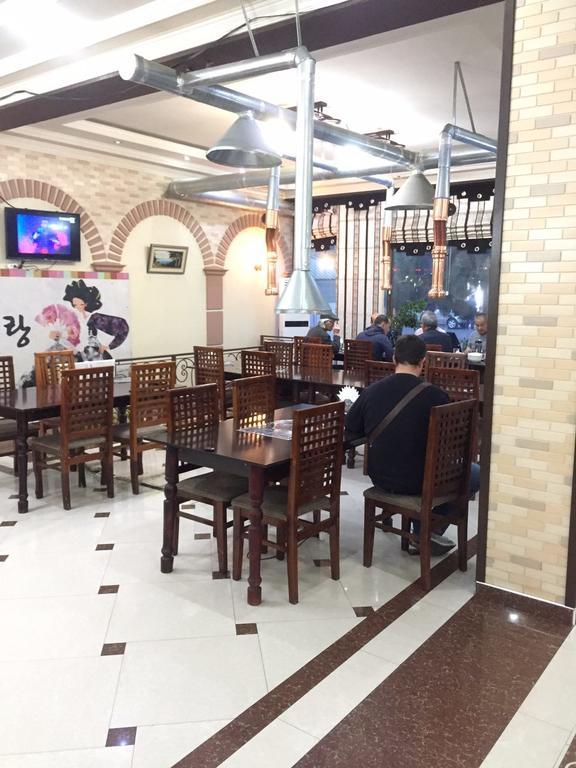 Western Suites Hotel Tashkent Esterno foto