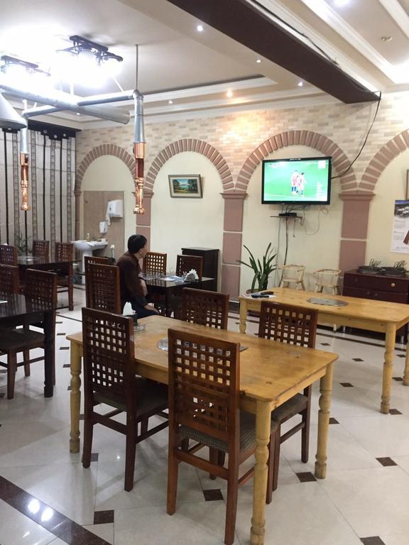 Western Suites Hotel Tashkent Esterno foto