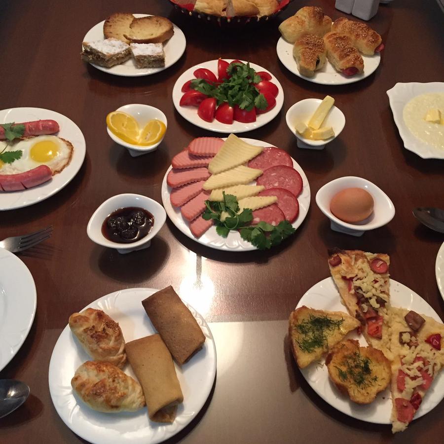 Western Suites Hotel Tashkent Esterno foto